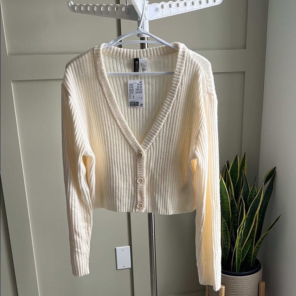 (NWT) H&M Women’s Divided Cropped Cardigan - Cream - Large